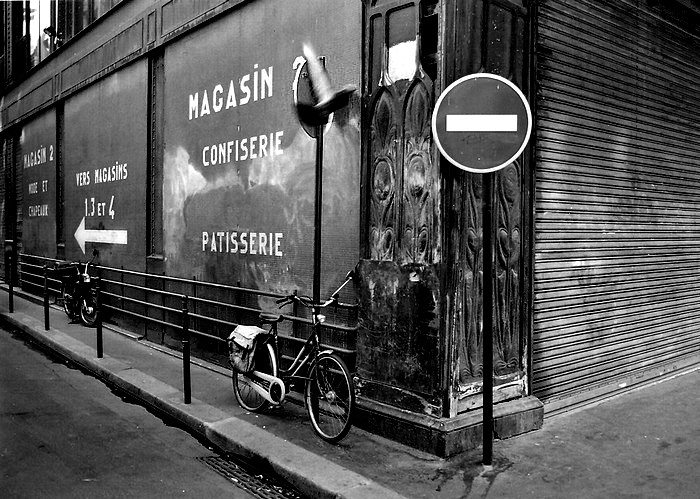 ...au coin de cette rue...
