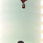 ...niečo visí vo vzduchu 5...