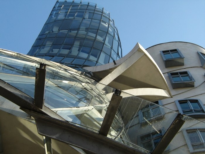 <b>dANciNG_bUiLdiNG i</b>