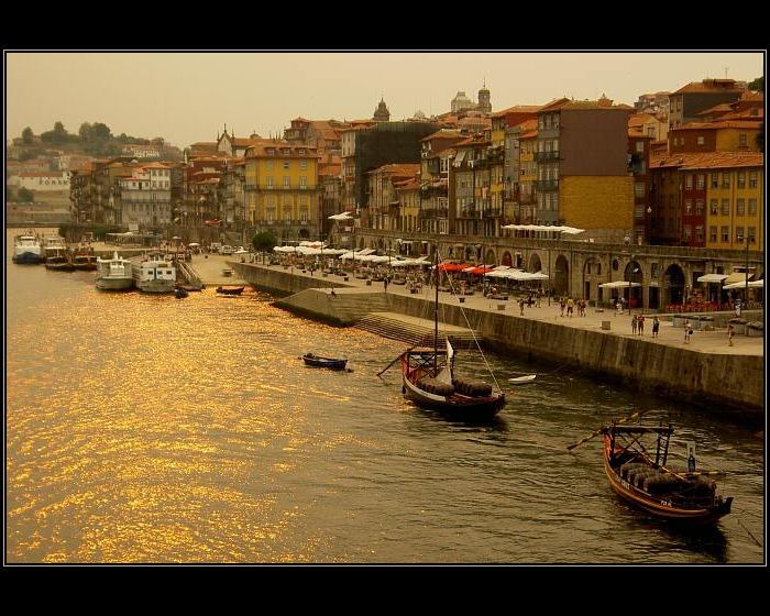 Porto pod mračny kouře