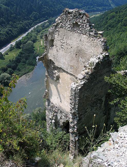 >>>Vysoko nad Váhem<<<