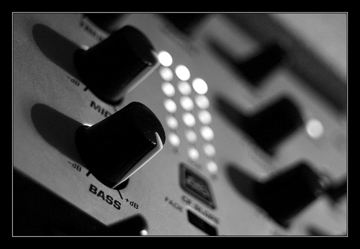 <b>::: Numark DM1050 :::</b>