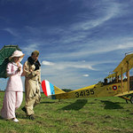 mladý pilot a jeho snoubenka