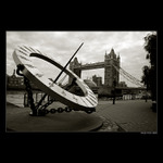 <b> Tower Bridge <b>
