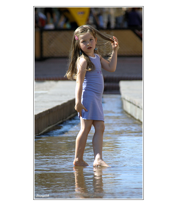 <B><U>... modelka ... </B></U>