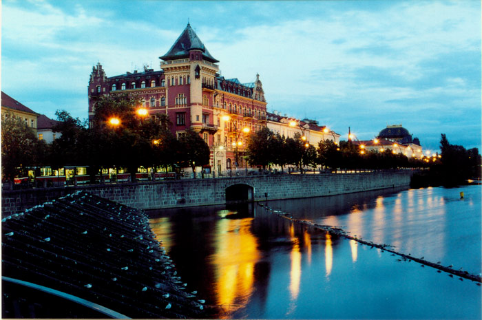 Pohled od Karlových lázní