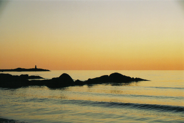 midnight at hov/lofoten/norge