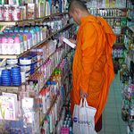 Jezisi tady je veci! To se mi do ty igelitky vsechno nevejde...