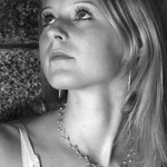 Mlada divka hledi k svetlym zitrkum EU