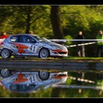 -- rychleji , stále se nás drží --