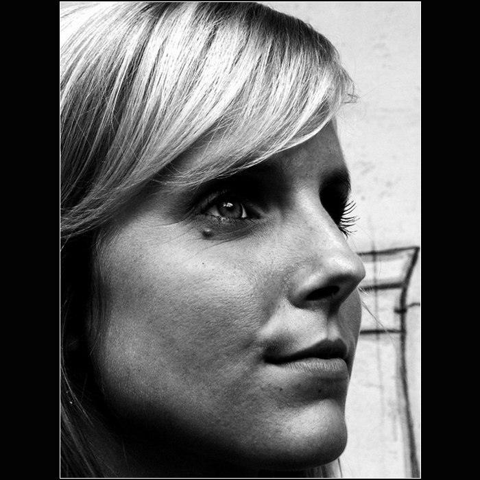 ...skoro profil..