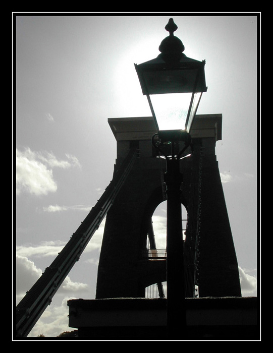 Lampa a most...