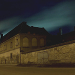 K paneláku zády, ke kýči objektivem