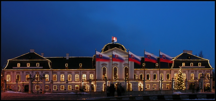 Vianočný prezidentský palác.