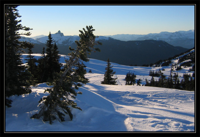 Pohled na Black Tusk z O.B.O Bowl, Whistler