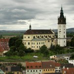 A vzade vlevo je Házmburk.
