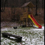 Usínající lesní hřiště