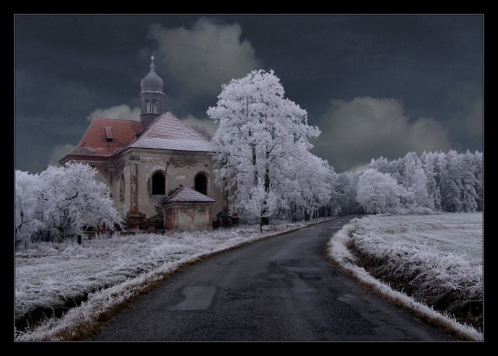 ...opuštěnej kostel...