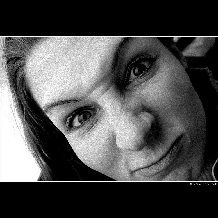 Víš, s kým spíš?