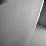 Za zdí je zvědavost.