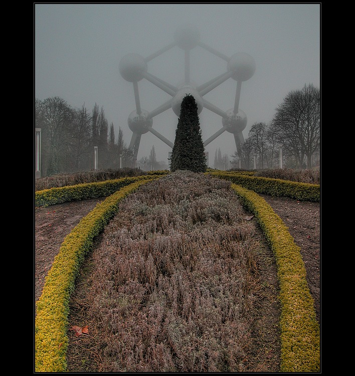 Atomium bez horní koule