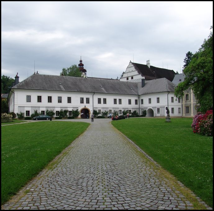 chodník
