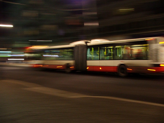 ...poslední noční cestující...