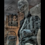 Agresivní anděl s hi-tech svatozáří