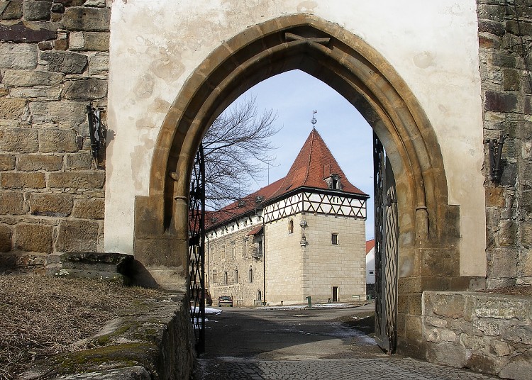 Vodní hrad Budyně nad Ohří.