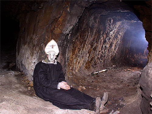 Bojovná ovce odpočívající těsně po odvetném výpadu protitankovým granátem