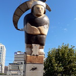 totem na břehu Yarry v Melbourne
