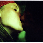 před spaním četla harlequin