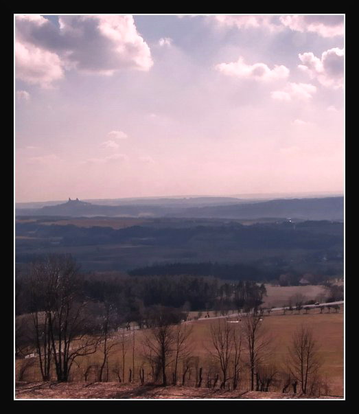 A v dáli stál ten bájný hrad .. ne Camelot, ale Trosky