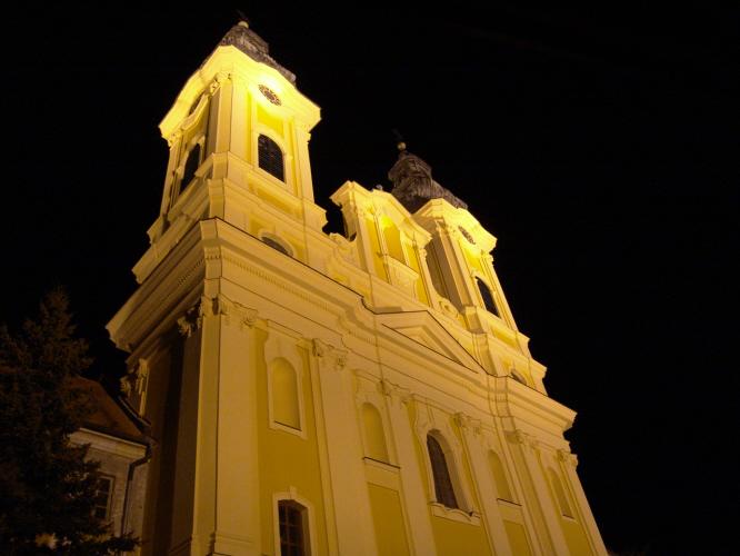 Veže v noci