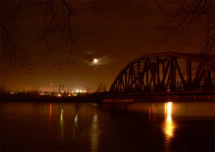 Za svitu luny