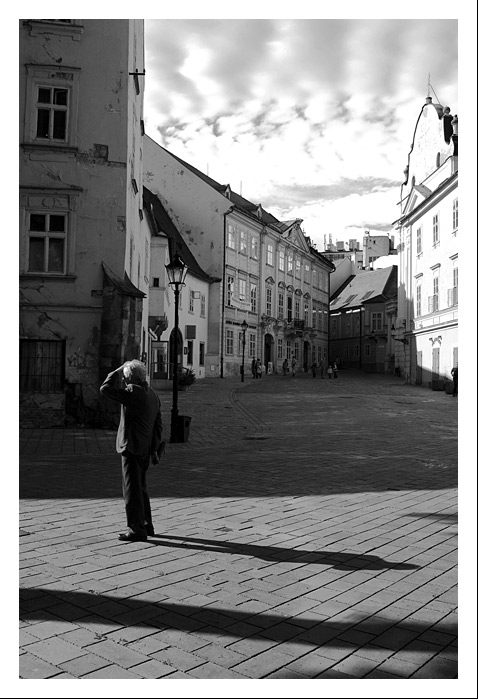 sakra, ... kde to vlastne byvam .... a ako sa to vlastne volam ...