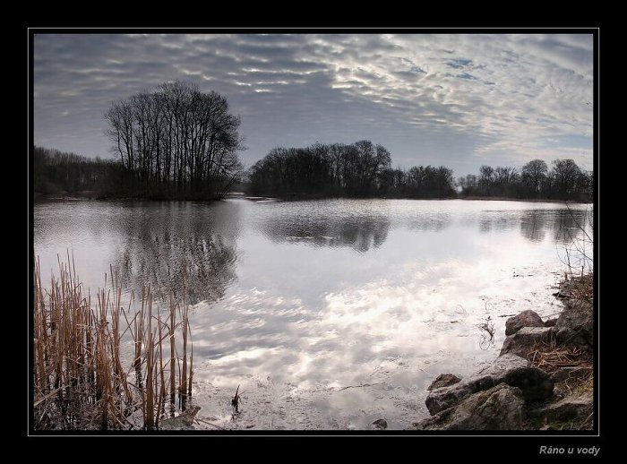 Ráno u vody