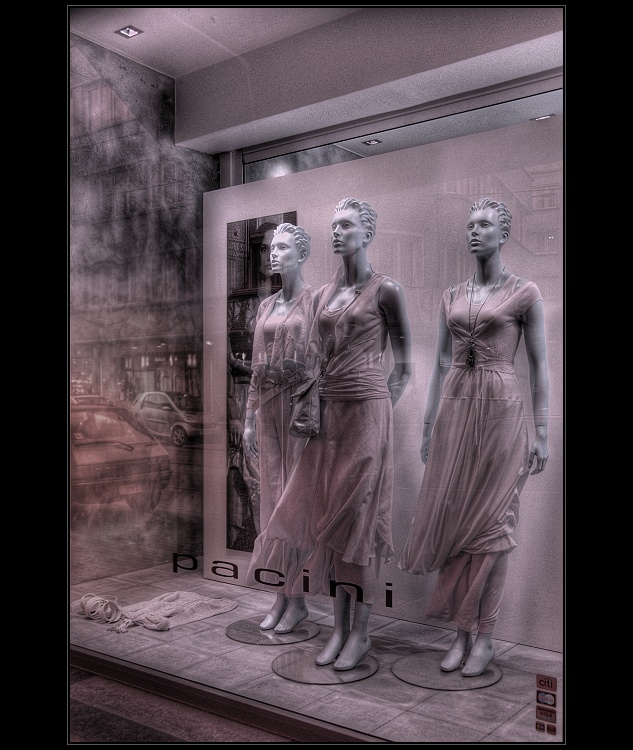 Pacini red girls