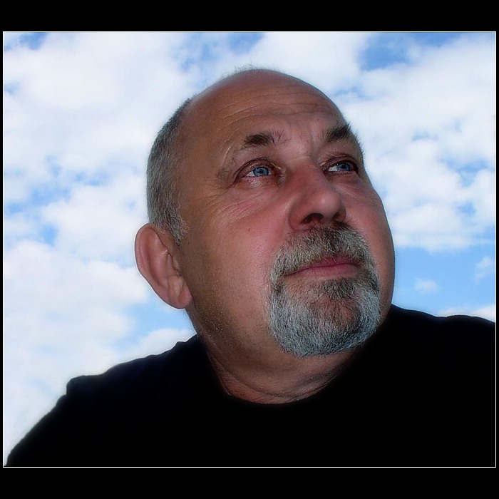 ...táta/náčelník/...