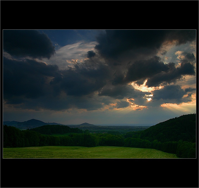 ***Večerní krajina u Hukvald***