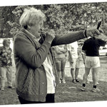 Takhle se rozbijejí okna, chuligáni!