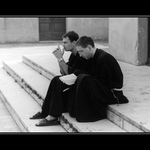 na schodech chrámových