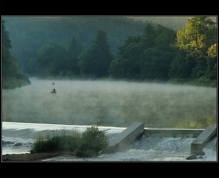 Rybaření nad jezem