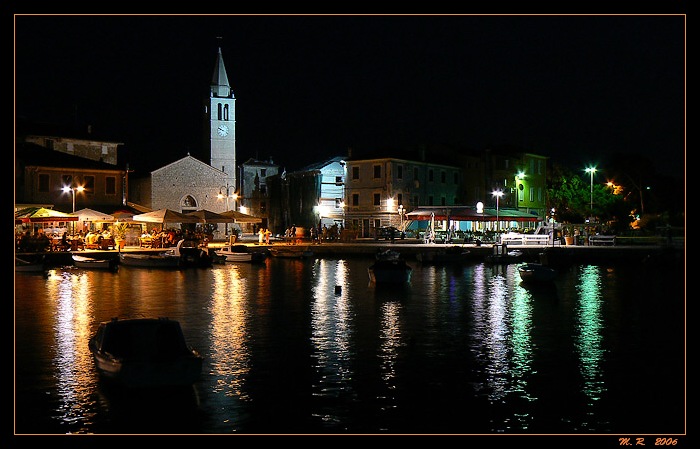 Fažana v noci