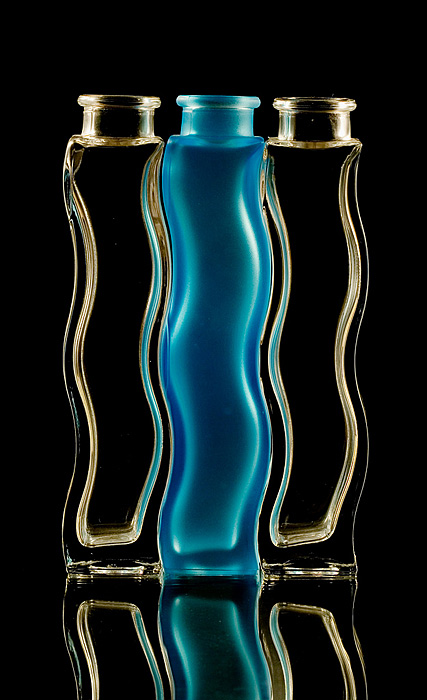 Cerne svetlo a modra vaza