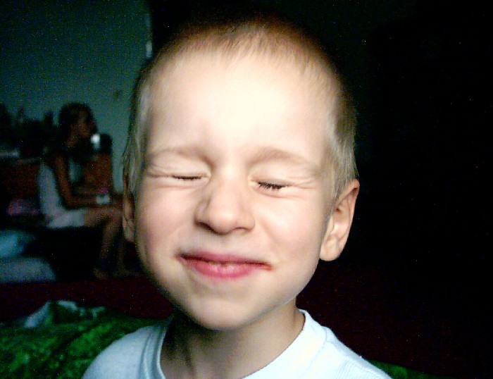 Usmev musí být