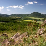 Pohled z Plešivce na Lipskou horu