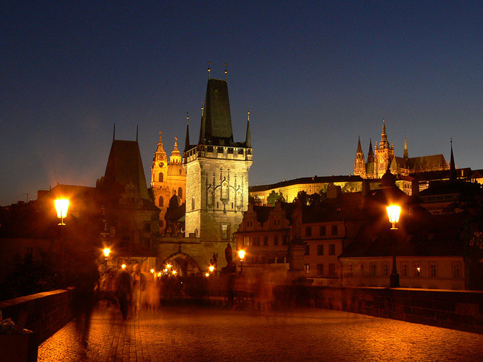 Pražská noc / Duchovia na Karláku