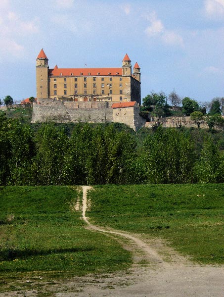 CESTA NA BRATISLAVSKY HRAD