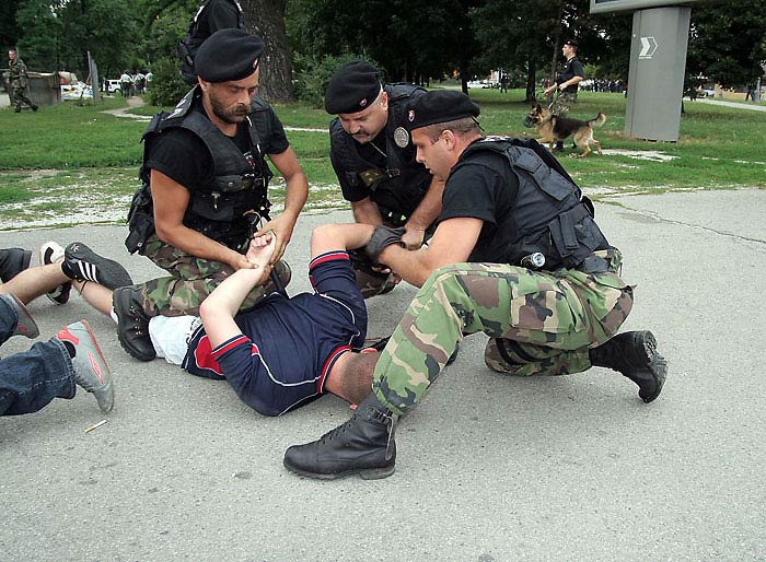 Ako polícia pacifikuje